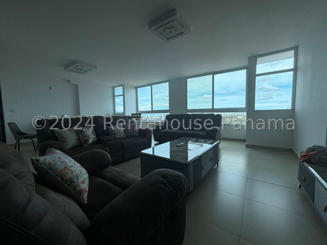 Beautiful Penthouse in Altos de Panamá